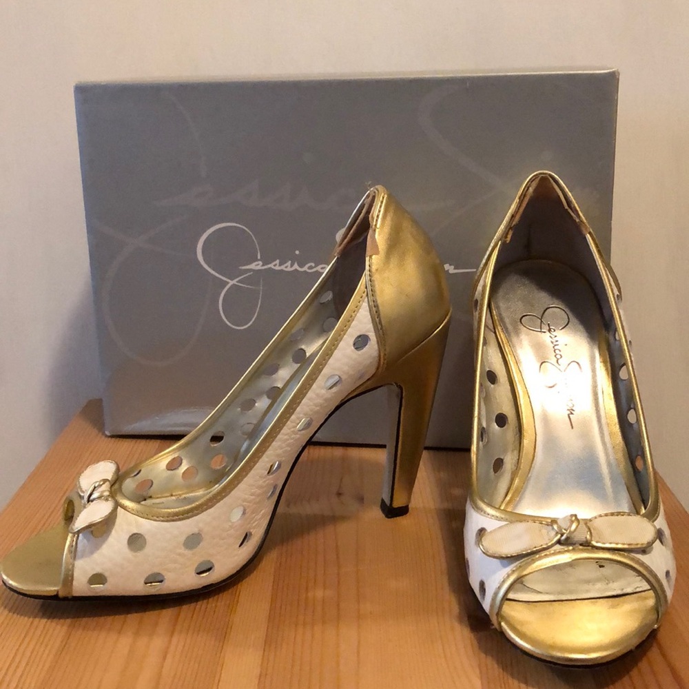 JS-Hask - White & Gold Peep Toe